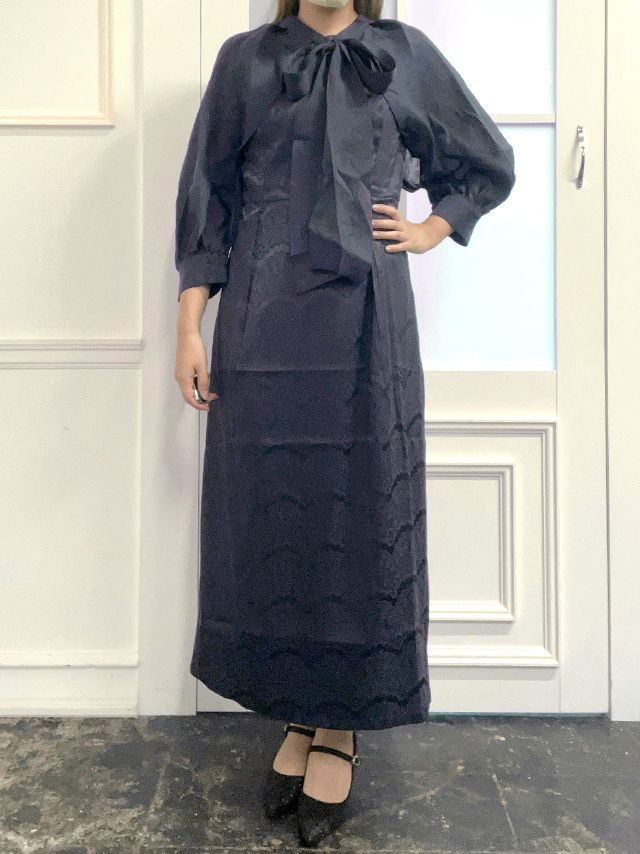 身長159cm骨格ストレートのスタッフがrt-ld88655(ネイビー)を着用したフロント画像