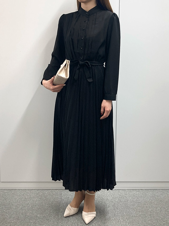 身長159cm骨格ウェーブのスタッフがrt-ld9805(ブラック)を着用したフロント画像