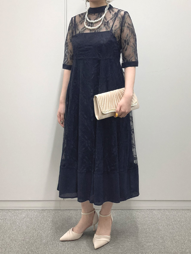 身長150cm骨格ウェーブのスタッフがrt-mds5992(ネイビー)を着用したフロント画像