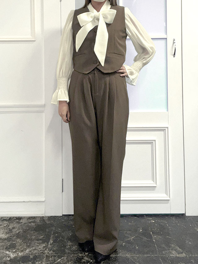 身長159cm骨格ストレートのスタッフがrt-st813(オリーブブラウン)を着用したフロント画像