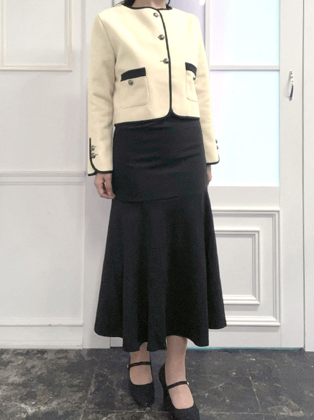 身長164cm骨格ストレートのスタッフがrt-st90625(アイボリー×ブラック)を着用したフロント画像