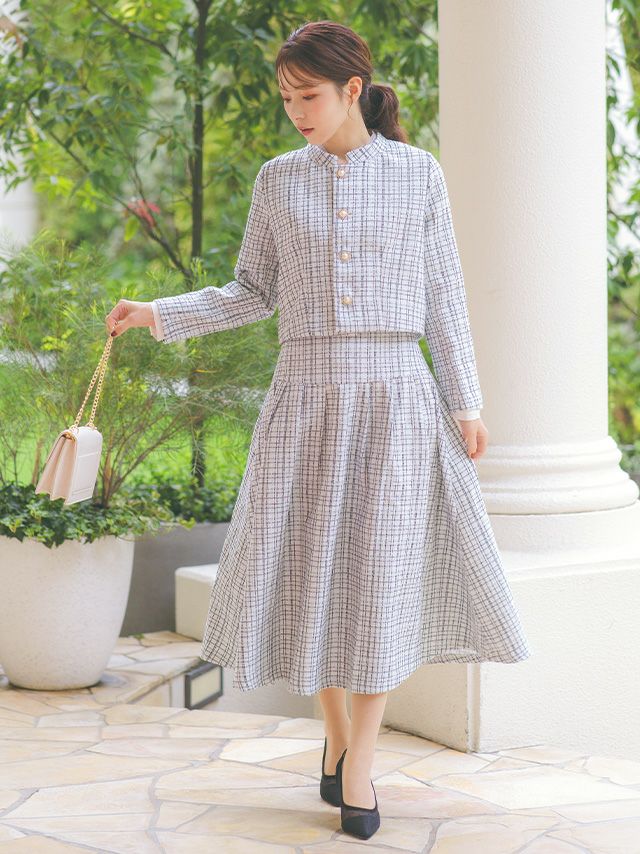 美品☆バーバリーロンドン　スカートスーツ　シルク/リネン混　ラメ　ロゴボタン SUPER SALE] パールボタン付きジャケットフレアロングスカートツイード