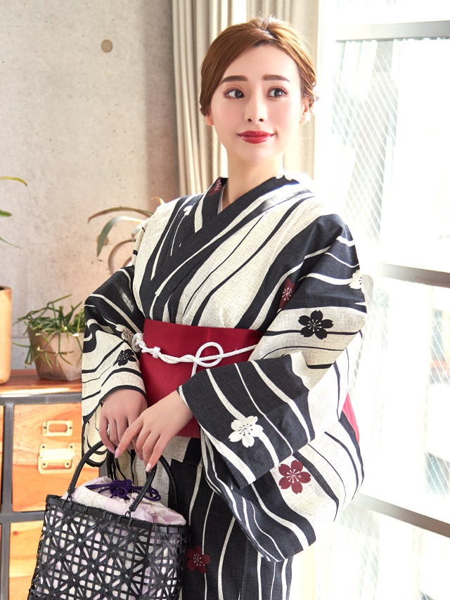 よろけ縦縞模様に小ぶりな桜 レディース 浴衣2点セット(浴衣＋平帯or
