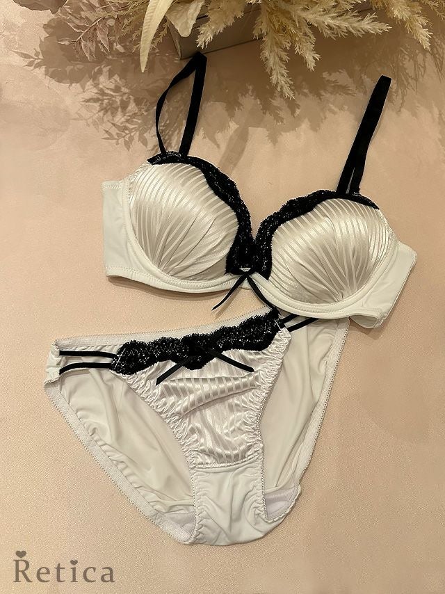 プリーツブラックレースリボンカップブラジャー&ショーツセット
