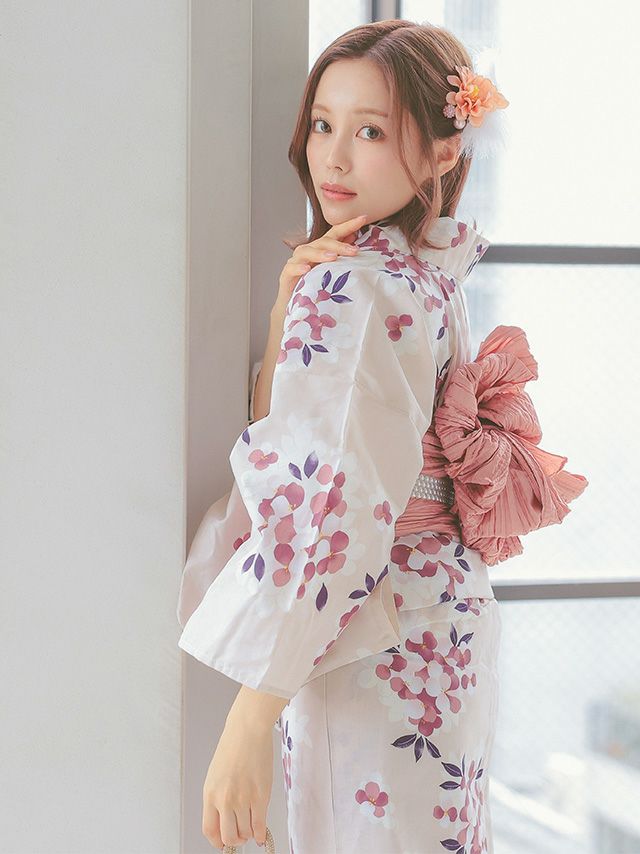 SALE] 山桜柄フェミニンクリーム上品ゆかた2点セット (浴衣+兵児帯