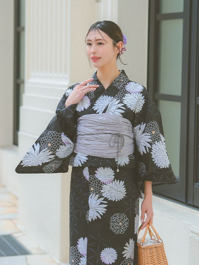 ベティ様❤️高級変わり織レトロモダン菊花大人浴衣，菊花半幅帯，特別帯留４点セット 浴衣早割] 気品漂う菊模様大人レトロな黒浴衣2点セット (浴衣+兵児帯