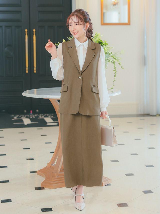 ベスト+フレア膝丈スカートワンカラーセットアップセレモニースーツ (M