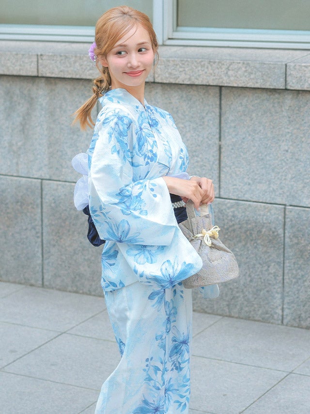 浴衣早割] 白地に水彩ブルーガーリー花柄 ネイビー兵児帯2way